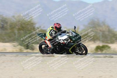 media/Dec-01-2025-Moto Forza (Mon) [[2daa91e15f]]/3-Beginner Group/Session 2 (Turn 7 Inside Pans)/